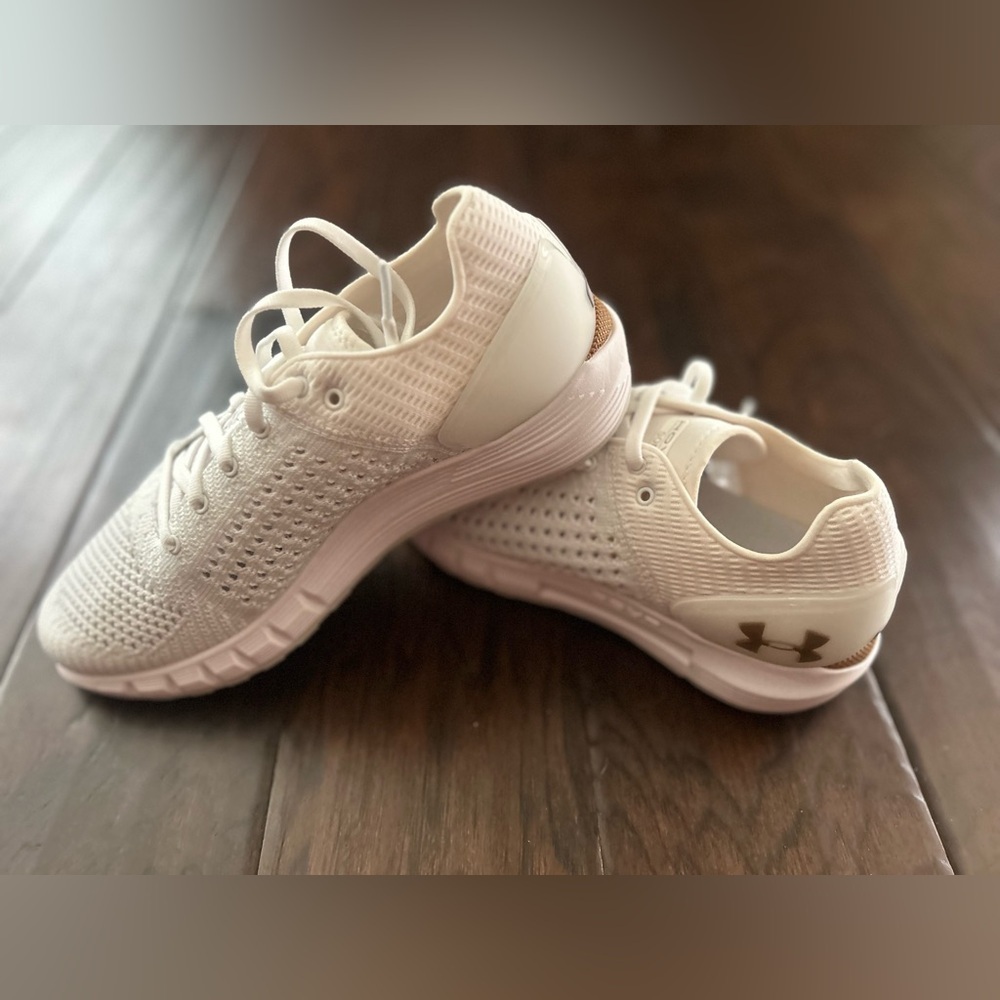 NWT Under Armour Women's Shoes UA Hovr Sonic NC White Gold Size 7 - Picture 3 of 3